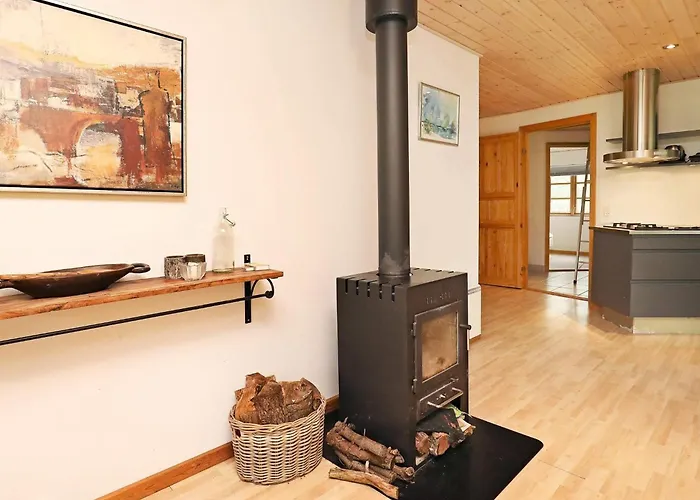 6 Person In Laeso-by Traum